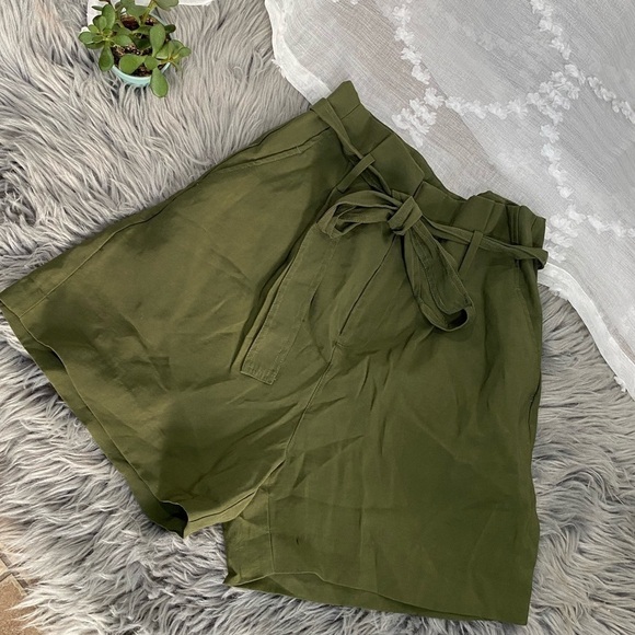 A new day army green paper bag high waist short size 2 - Picture 4 of 10